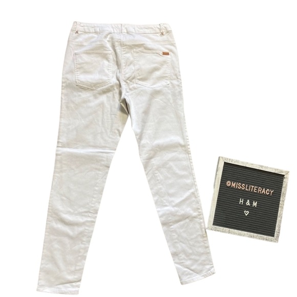 H&M White Denim Jeans with Red Roses Embroidered Floral Stitch Jeans US 8 - Picture 2 of 4